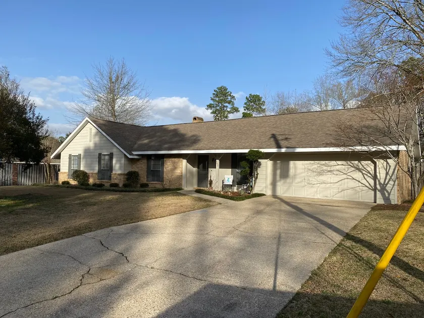 Spacious House - Image 1