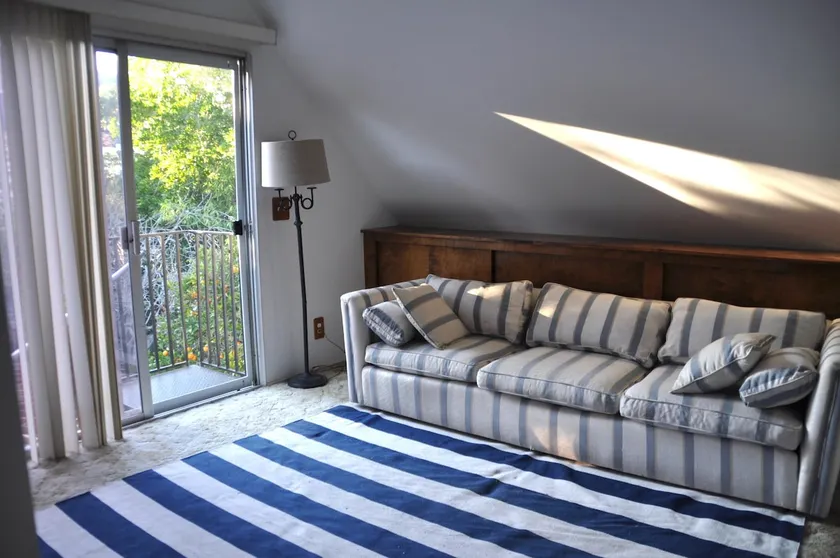Light, airy, peaceful apartment w/ beautiful yard - Image 1