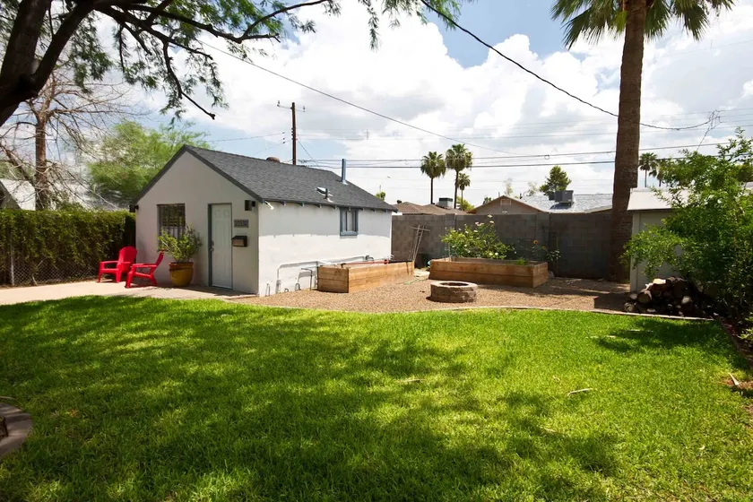 Amazing Central Phoenix Guest House - Image 1