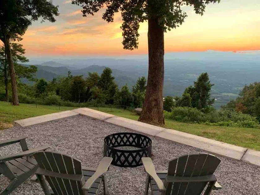 Mountain Views w/ Hot Tub + Fire Pit – World’s Inn - Image 1