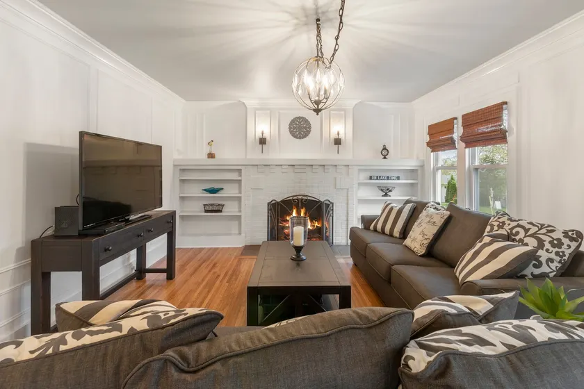 Gorgeous Downtown Bungalow, Walk Everywhere!!! - Image 1