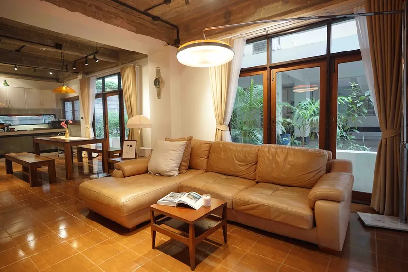 Papaya House Mid century stay - Image 1
