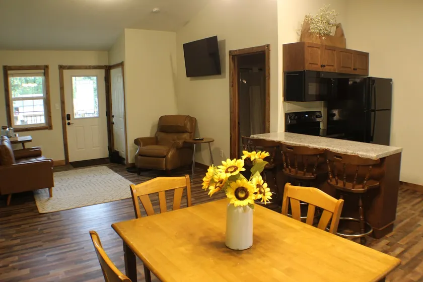 Trailhead Suites- C (Oregon Trail) - Image 1