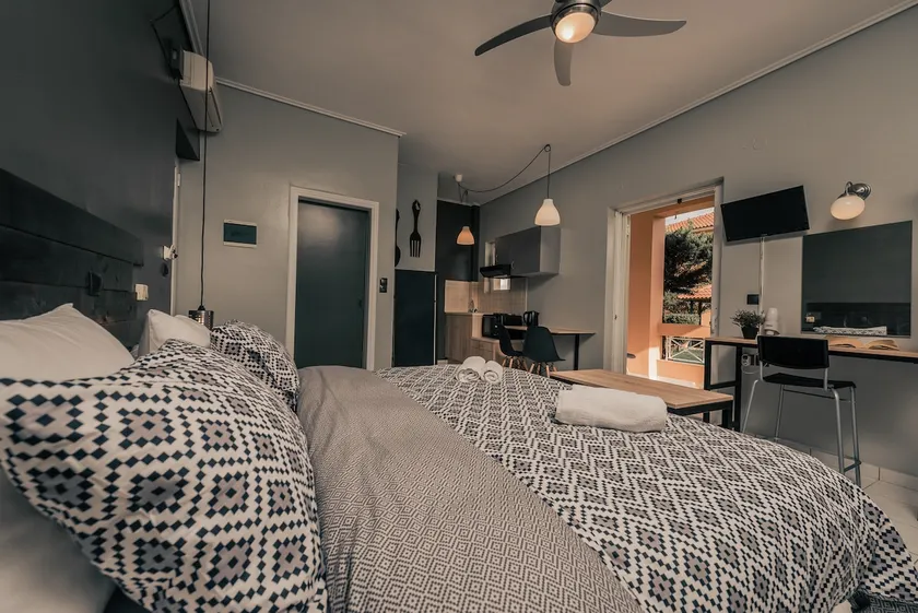 Filoxenia Luxury Studios & Apartments - Image 1