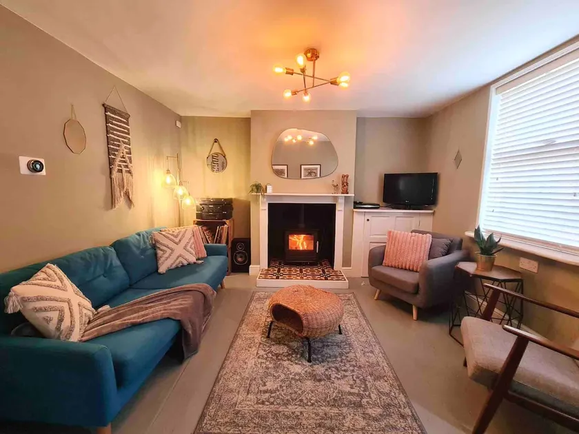 Charming Cottage Steps to Walmer Beach - Image 1
