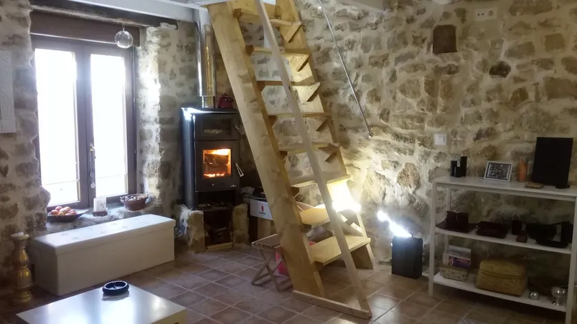 Old barn converted into an apartment. - Image 1