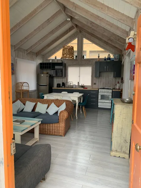 Amazing and Spacious Seaside Cabin - Image 1