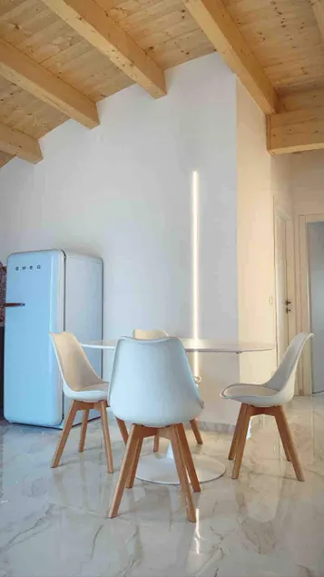 Penthouse with sea-facing terrace in the city center - Image 1