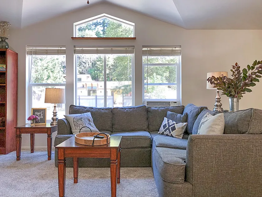 Private, Quiet, Willow Creek Retreat - Image 1