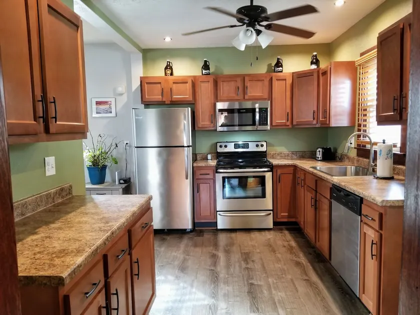 Beautiful House walk to everything downtown! - Image 1