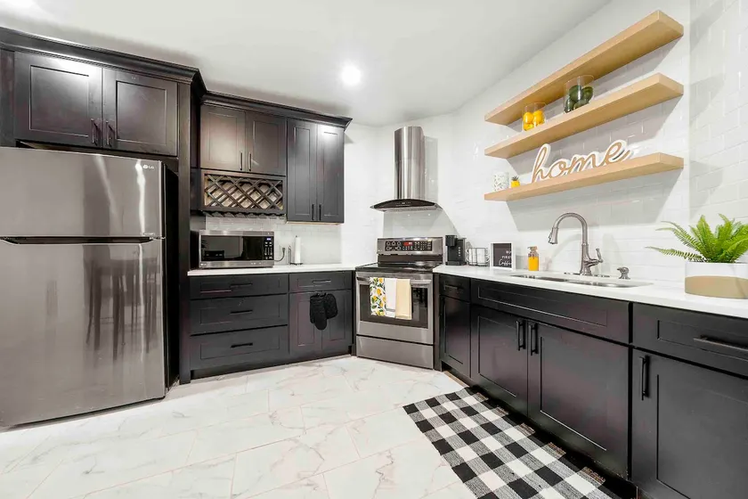 Family Friendly 3 Bedroom Basement Apartment - Image 1