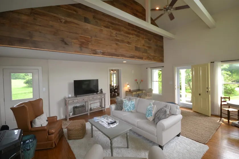 Historic Saratoga Farmhouse - Image 1