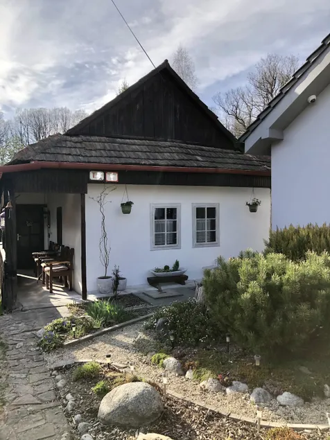 At the cottage - Image 1