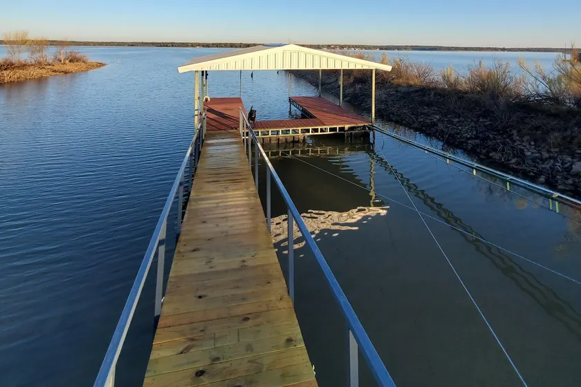 Cool and Comfy Lakefront Property with Boat Dock - Image 1