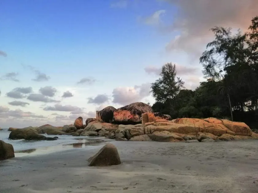Kuantan GroundCrew Beachfront Homestay C-2-6 With NETFLIX and WASHER DRYER - Image 1