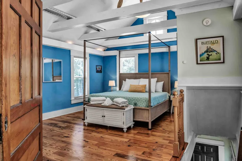 Elmwood - King Bed - 1.5 bath - Patio - Walkable - Image 1