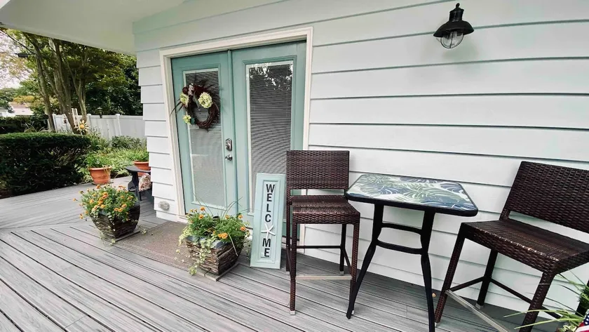 Private Cozy Beachy Chalet - Image 1