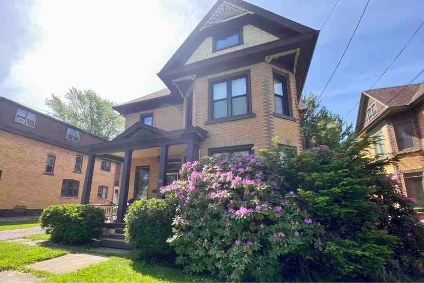 Crescentia House -1884 Victorian! - Image 1
