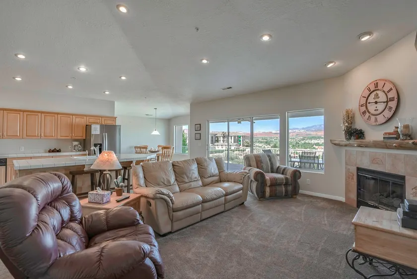 Thirteen's Retreat: Cozy Haven for Large Groups - Image 1