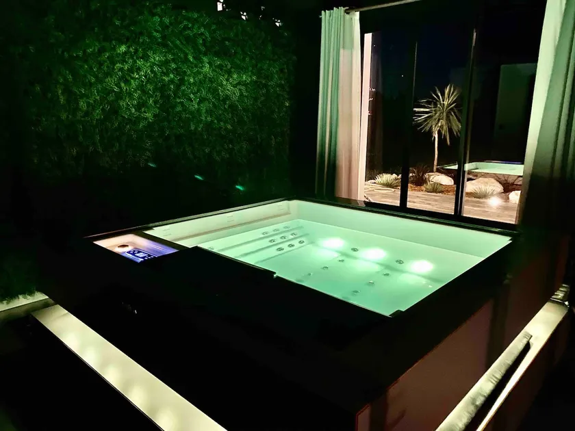 ”Alessia's 5* rated SPA Apartment with pool” - Image 1