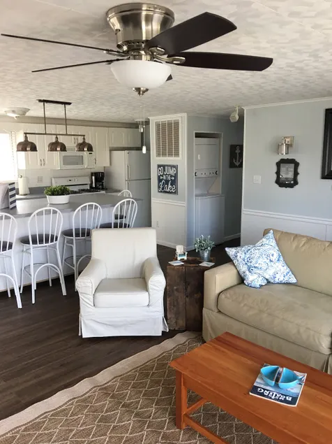 Lake Wawasee  Channel front Home away from Home! - Image 1
