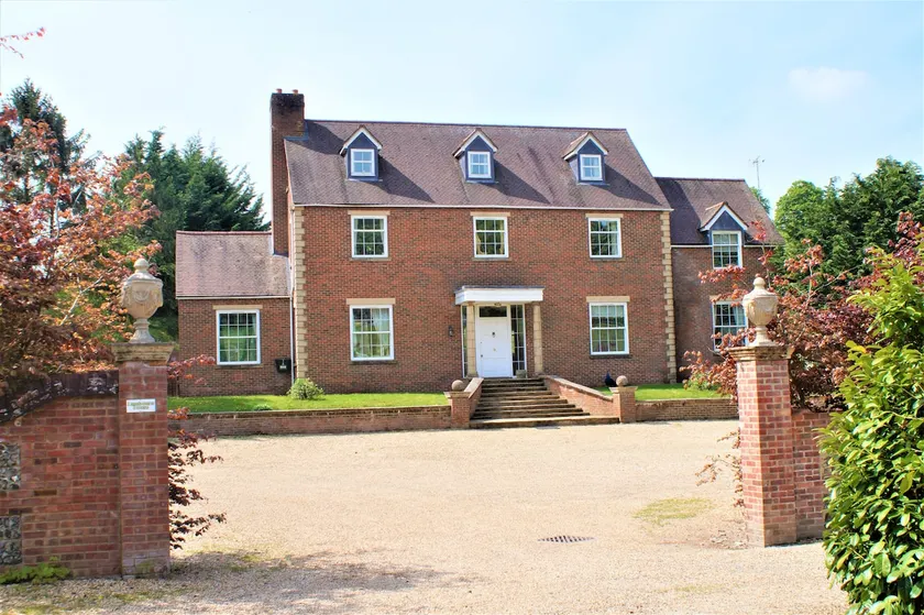 Lambourn House, Light, Space, Charm! - Image 1