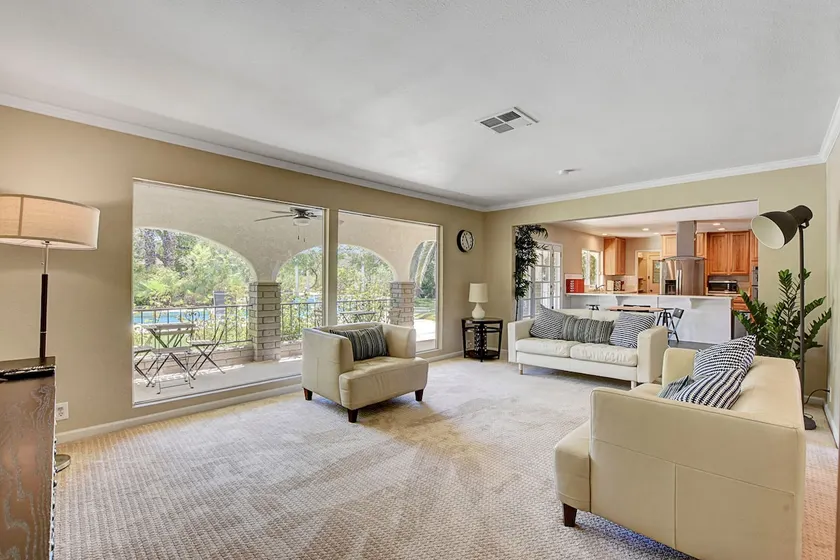 Las Vegas Quiet Compound - Image 1