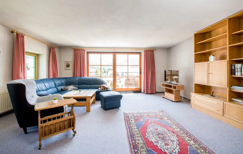 Wonderful bright apartment with balcony & garden - Image 1
