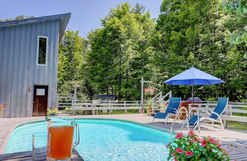 HOT TUB on Secluded 7acres, Heated Pool, Stream ! - Image 1