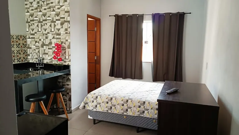 Montanhez Flats 1 Guest House - Image 1