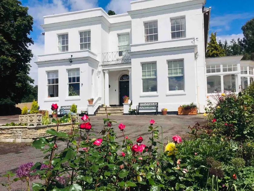 Attractive Period House with breath-taking views - Image 1