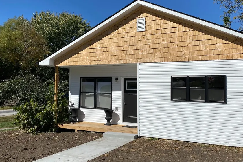 Hamilton Getaway - 2 Bedroom House in DT Hamilton - Image 1