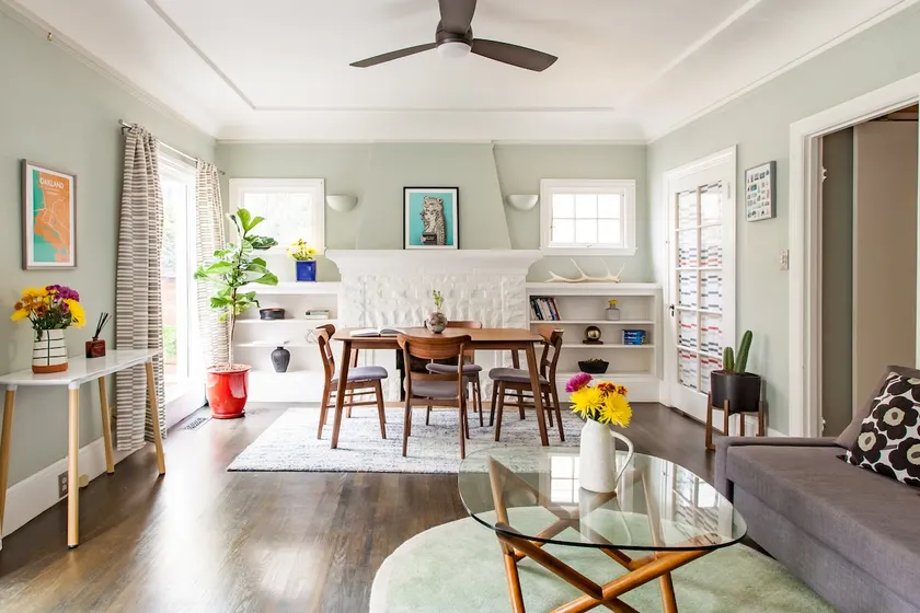 Designer 2 bedroom with private garden - Image 1