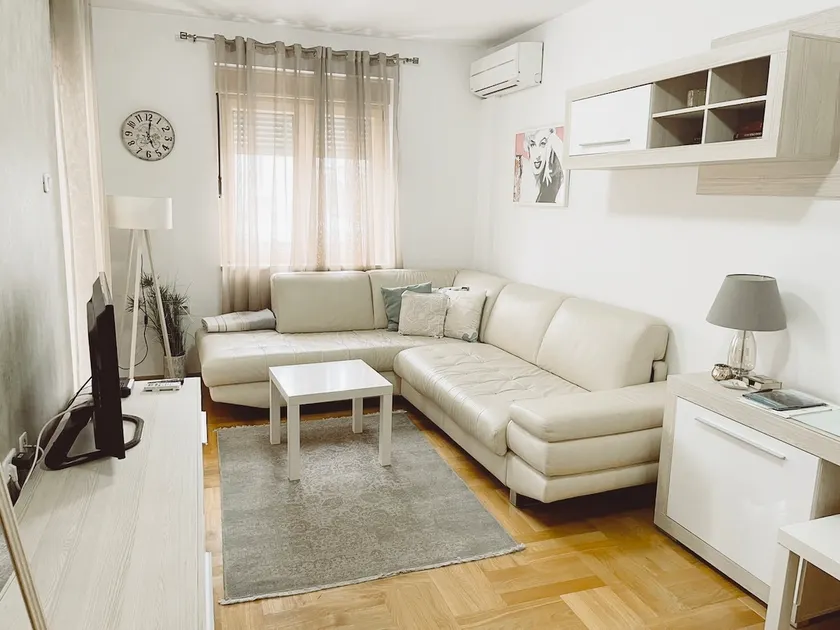 Apartment Aurora - Image 1