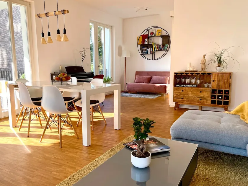 The Berlin Retreat: Serene Waterfront Haven - Image 1