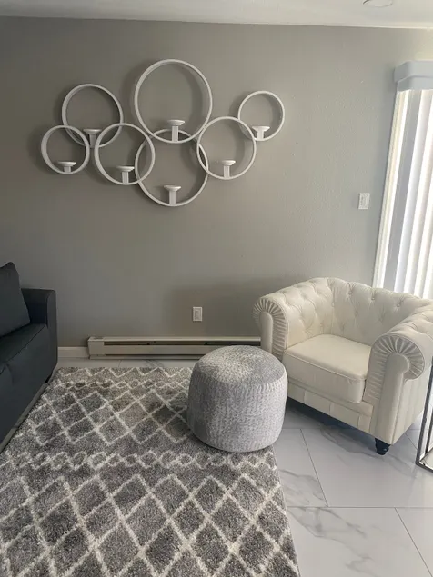 Glamorous GF Apt 2-Mins D-Town & 8-Mins Alerus Cnt - Image 1