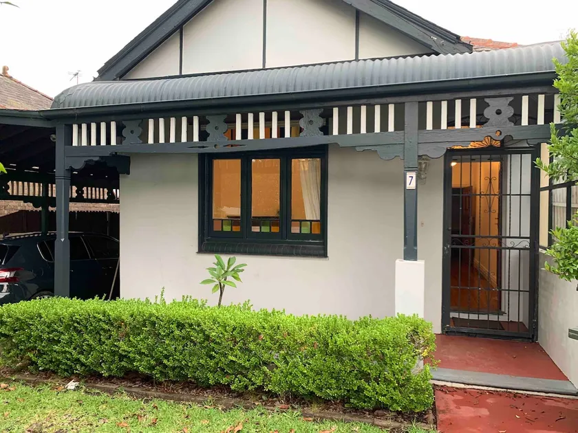 Charming federation 2 bedroom home - Image 1