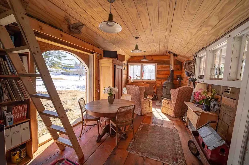 The Run-In - Beautiful Country Cabin with Hot Tub - Image 1