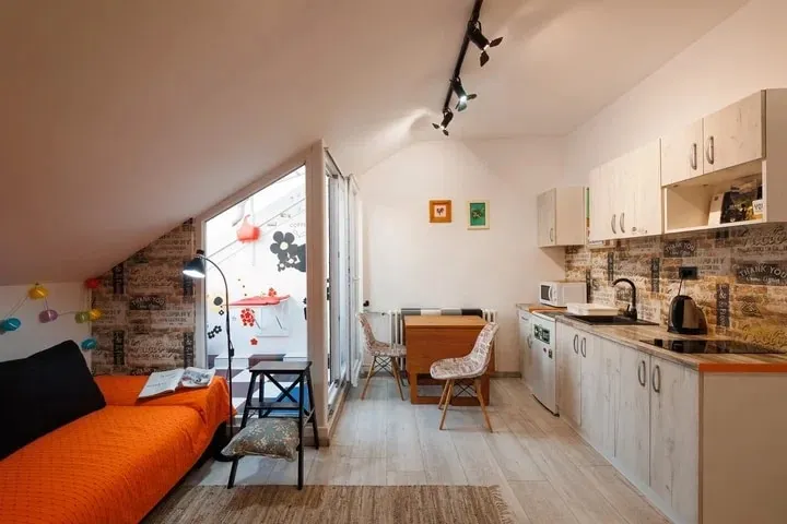Loft 4 - Image 1