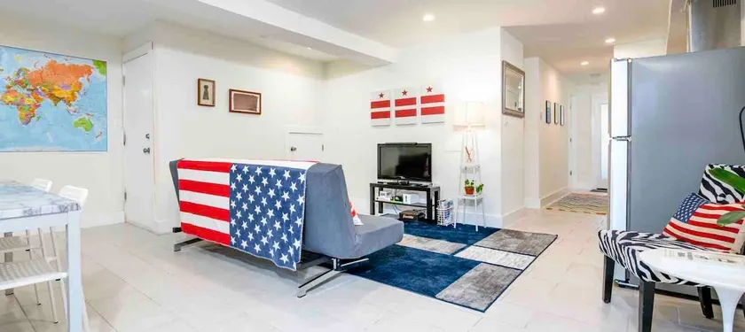 Modern 1BR Garden Apt. in Classic DC Row House - Image 1