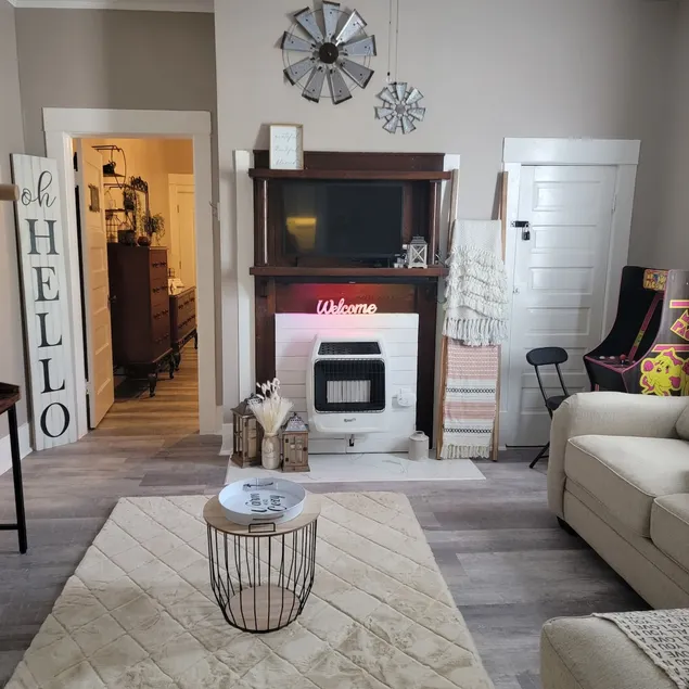 Rustic Charm 1 bedroom entire townhouse - Image 1