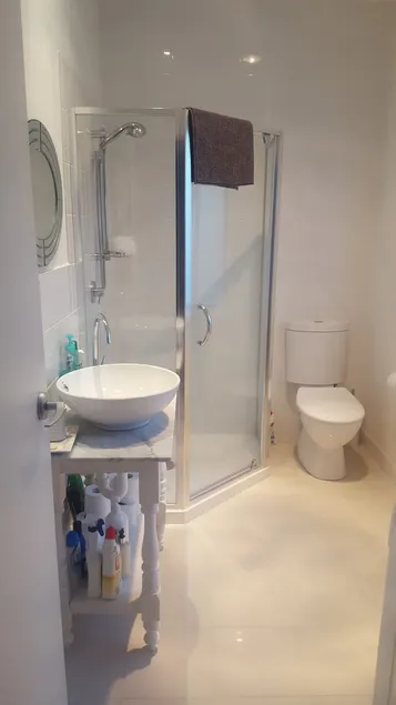 Free Parking -Flat in Griffith, Canberra - Image 1