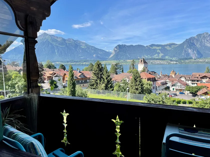 Amazing View with balcony and free Parking - Image 1
