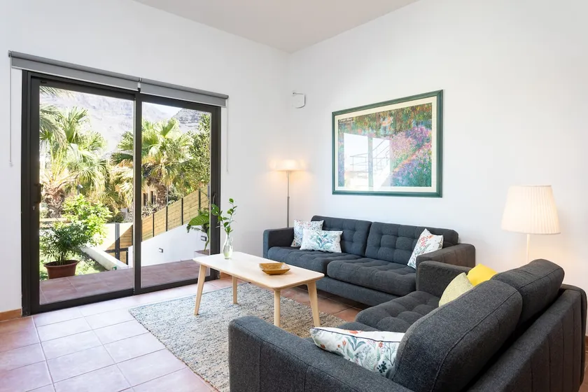 Los Mirlos 2 Apartment (3 bedrooms and garden) - Image 1