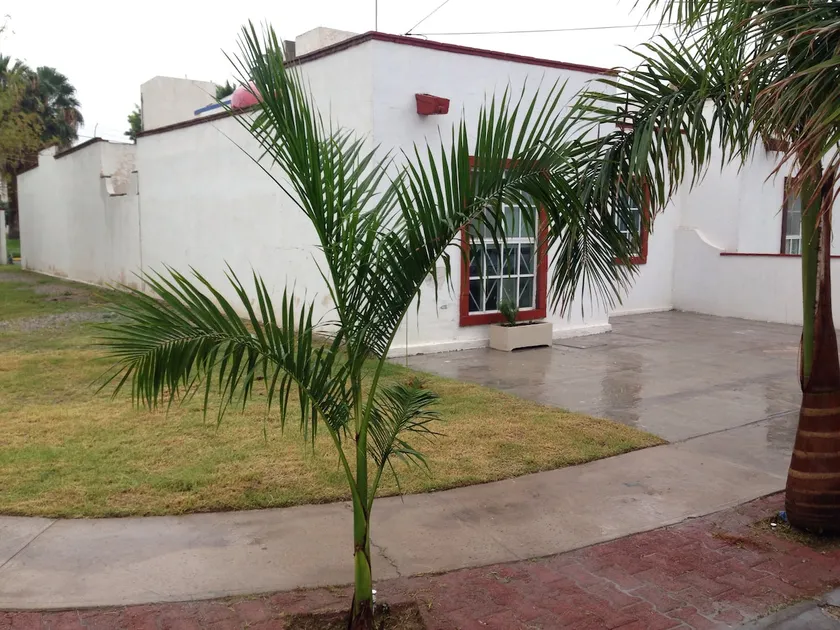 Spacious Private Residential House - Image 1