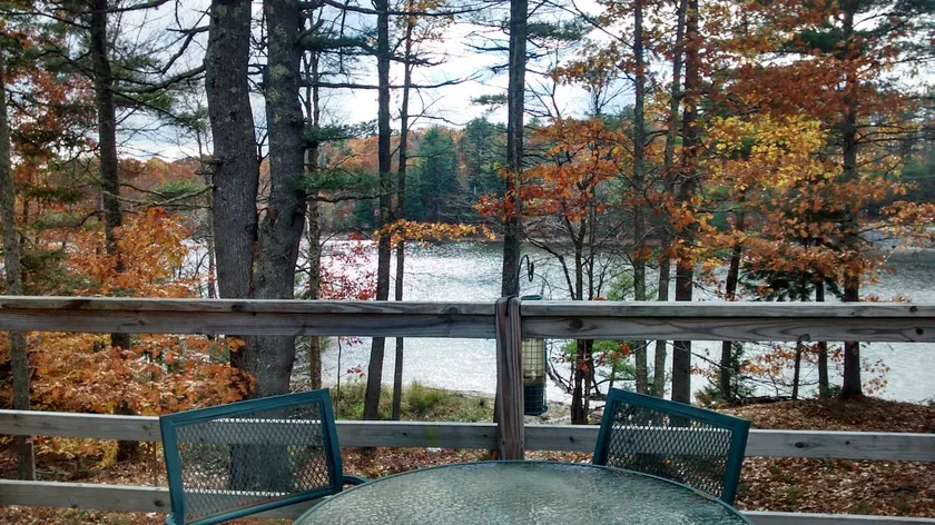 Lazy Lake Cottage - Image 1