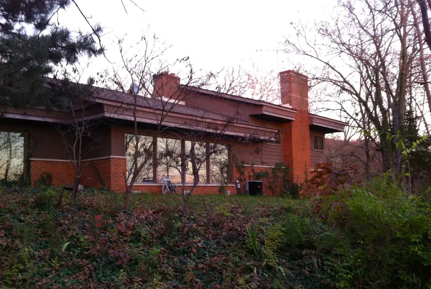 Charming Hillside Country Home - Image 1