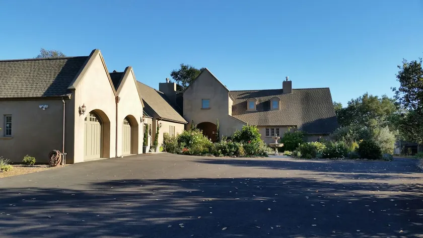 Pony Ranch Vineyard Estate with Pool - Image 1