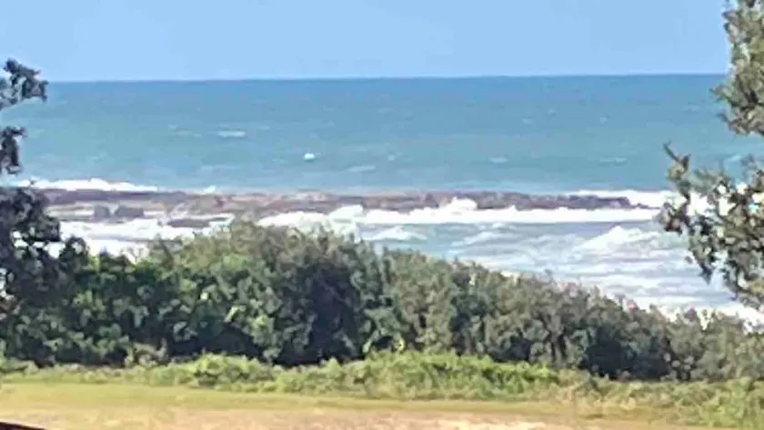 Shellys Ocean-View Apartment - Image 1