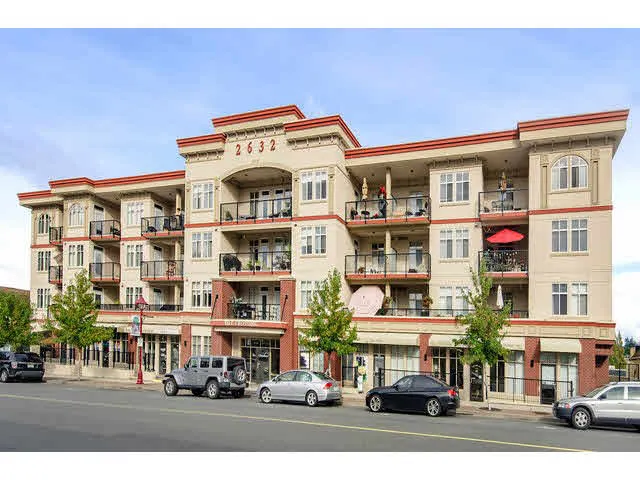 Executive Condo in Historic Downtown - Image 1